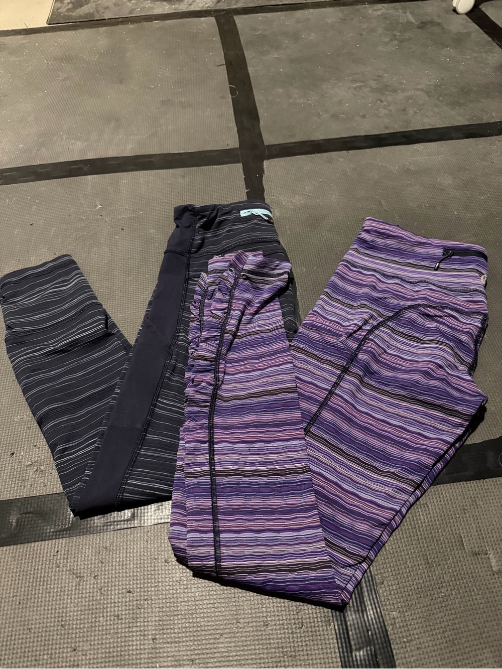 Bundle of 2 Lululemon luxtreme leggings VINTAGE 2015